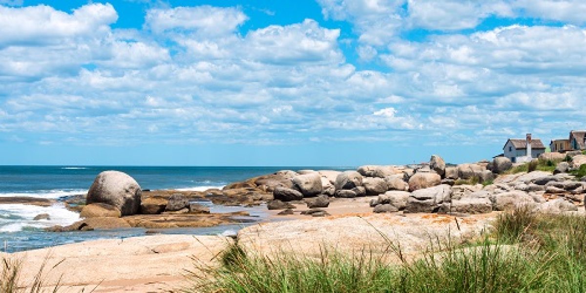 URU_PuntaDelDiabloBeach_free_shutterstock_banner