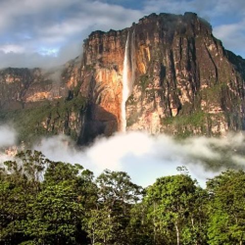VEN_AngelFalls_shutterstock141881491_freewithcredit(1)