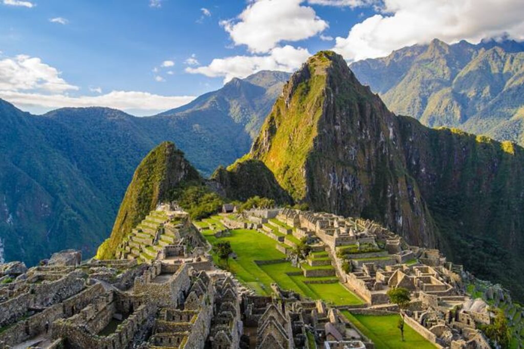 PER_MachuPicchu_ShutterStock_freewithcredit