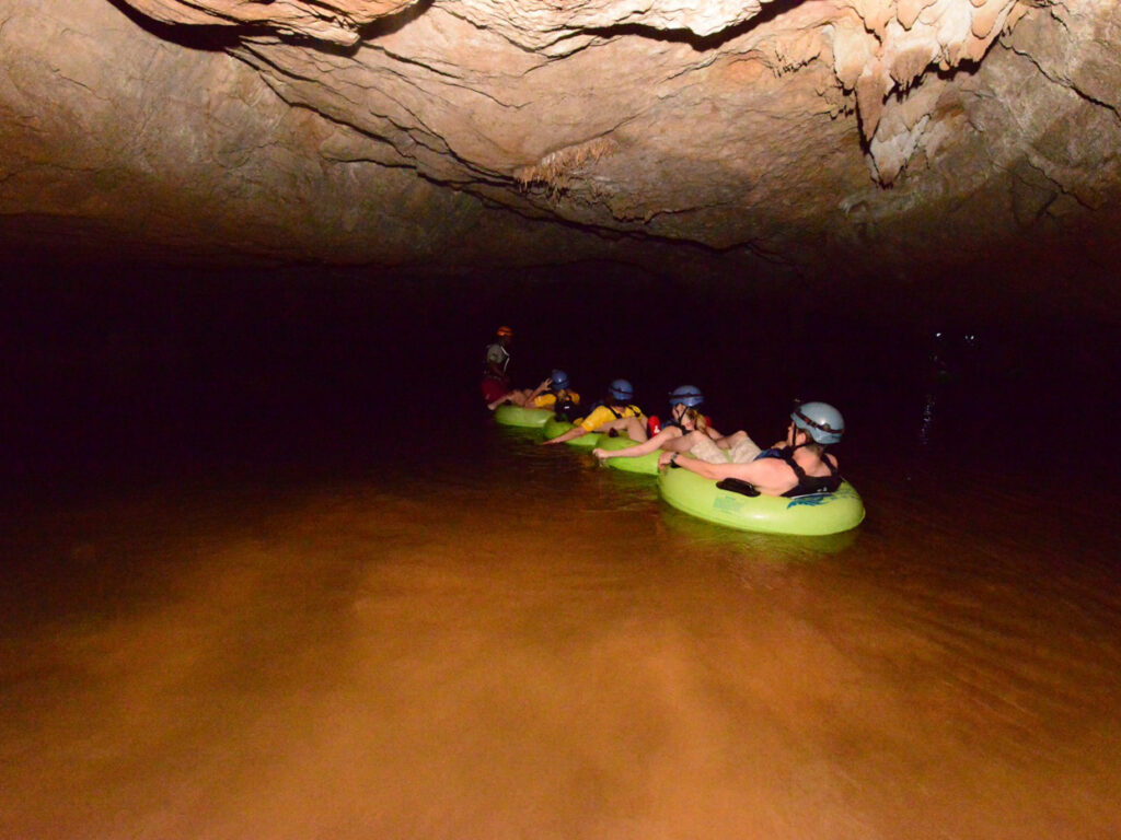 bel08-tubingsacredcaves-free