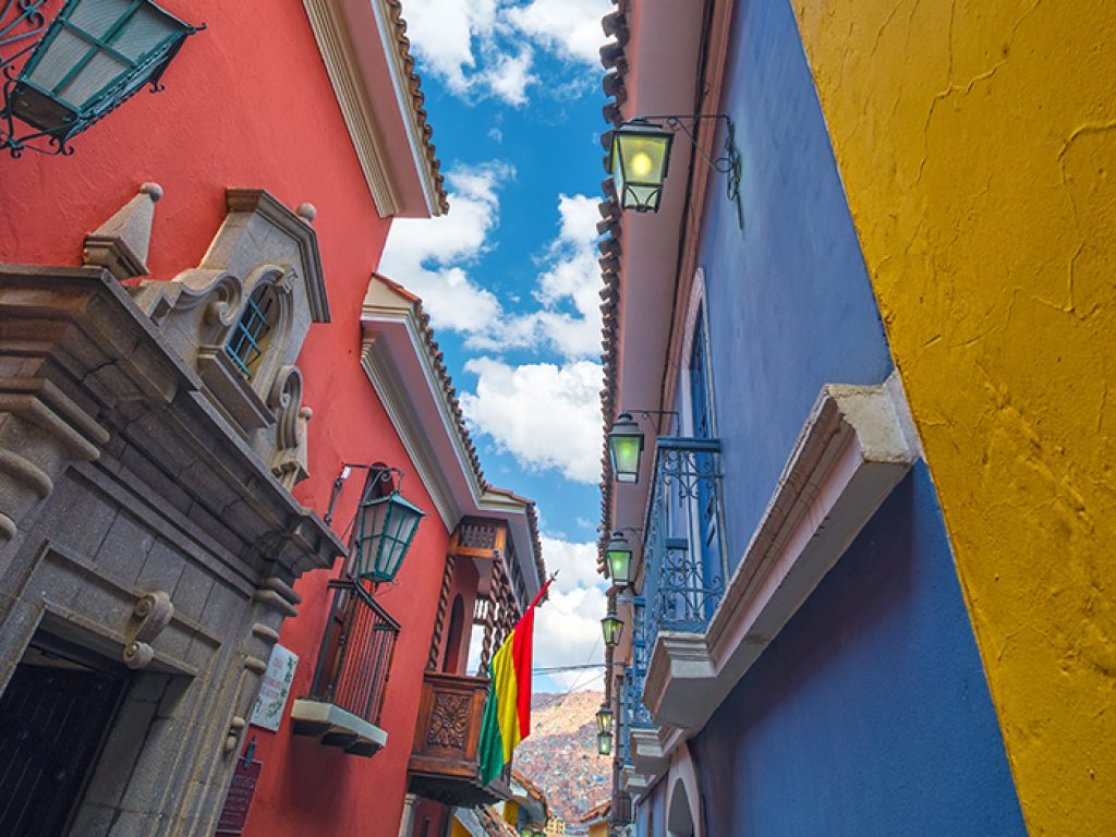 bol03-lapazcitytour-free-istock
