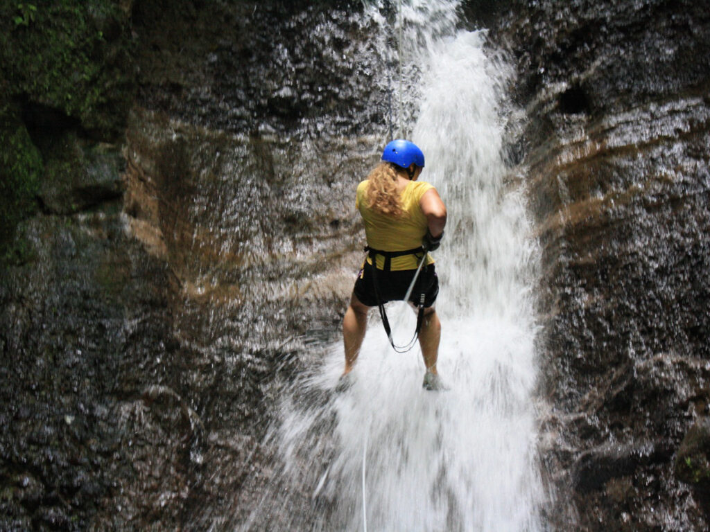 cos05-waterfall-abseilling-free-caroline-maber