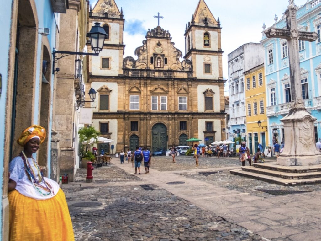 Salvador_square_Image_TP_Free