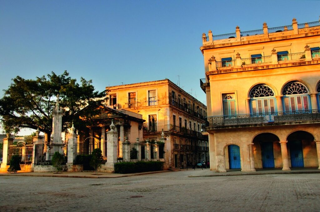 cub15-oldhavana-free-shutterstock-33352708-copy