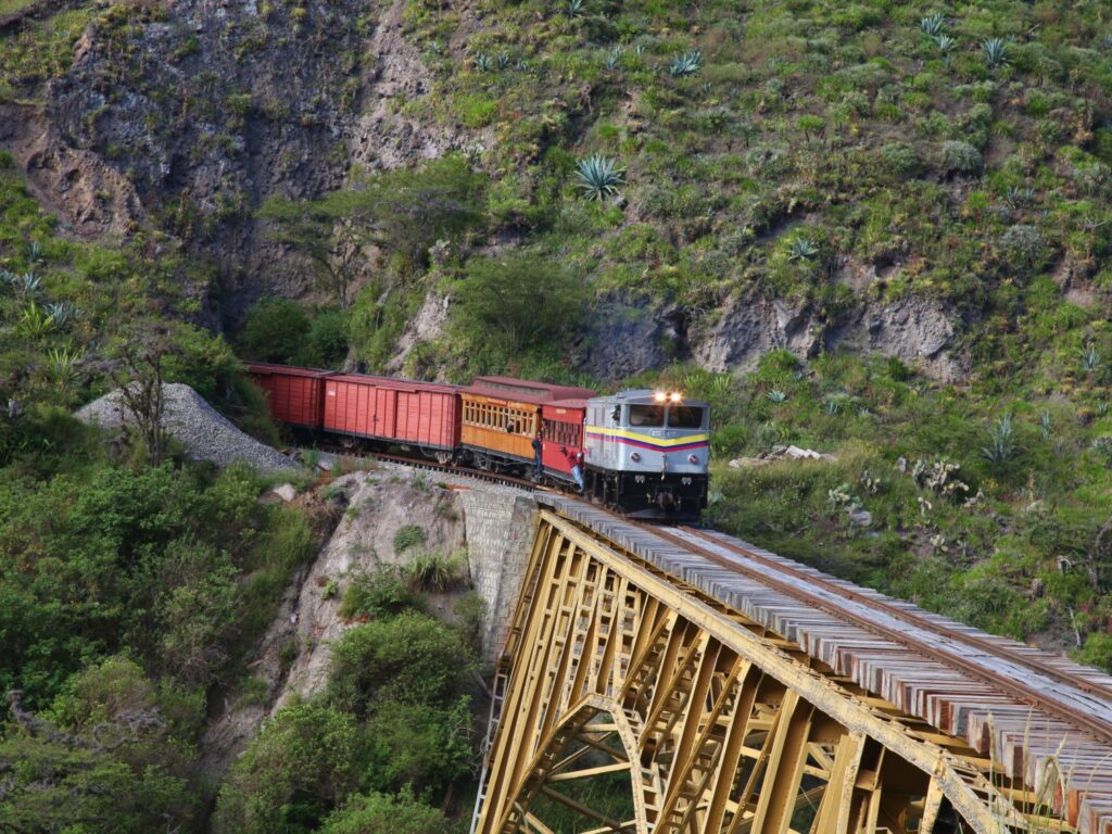 ecu23-take-the-tren-de-la-libertad-tren-crucero-free