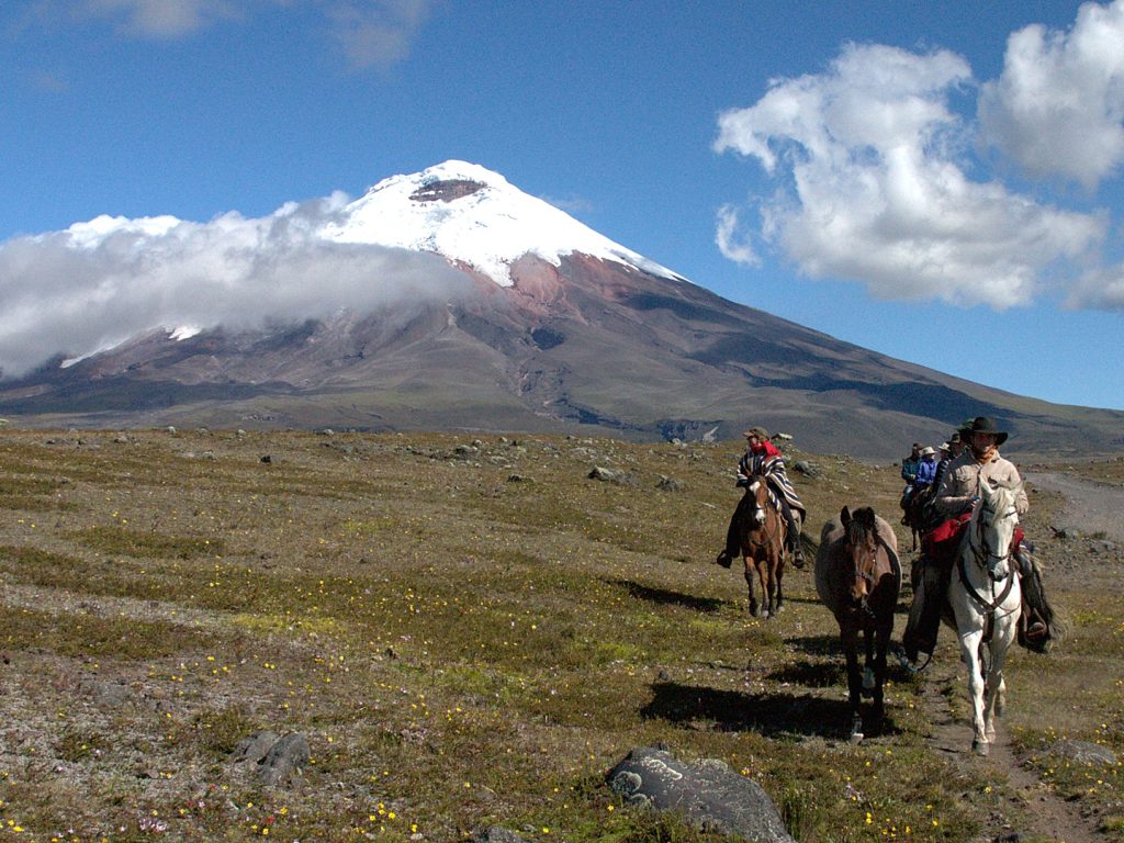 ecu28-cotopaxi-national-park-free