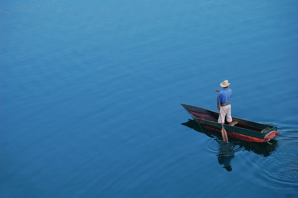 gua08-fish-with-locals-on-lake-atitlan-free