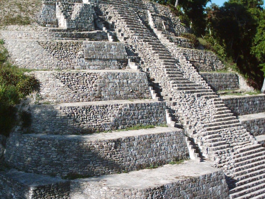 gua12-visit-the-ruins-of-yaxha-free-stp
