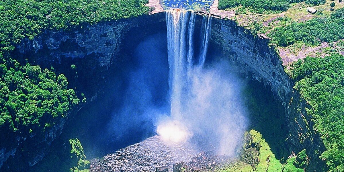 guy04-kaieteur-falls-free-guyanatb