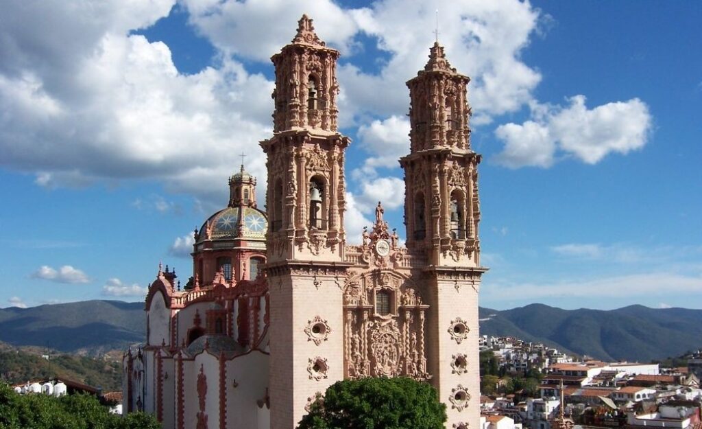 mex36-visit-taxco-free-cv – crop