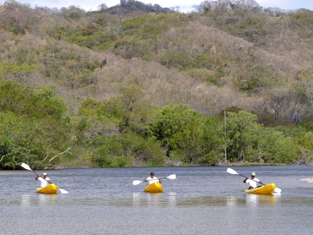 nic07-kayaking-free-morgansrock