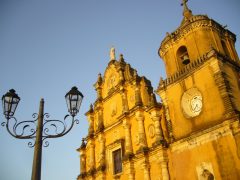 nic09-walking-tour-of-leon-free-istock nic09-walking-tour-of-leon-free-istock